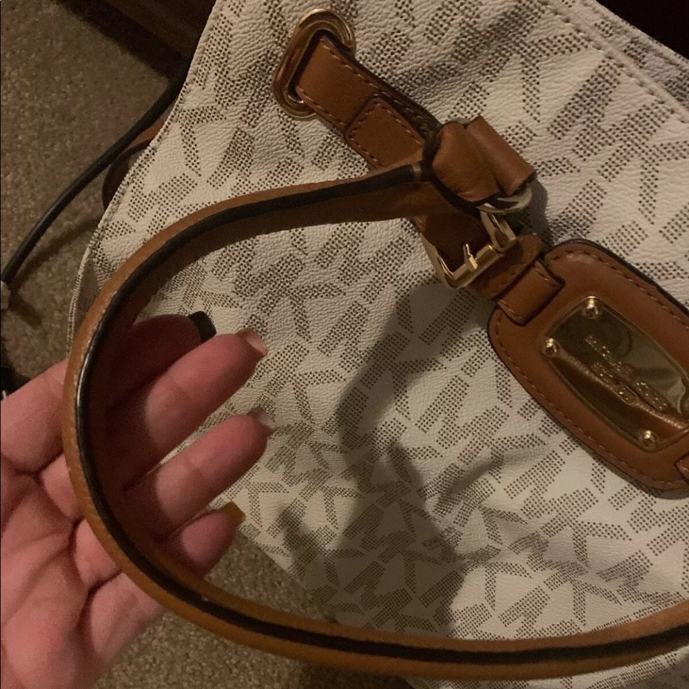 Michael Kors purse - Picture 3 of 5